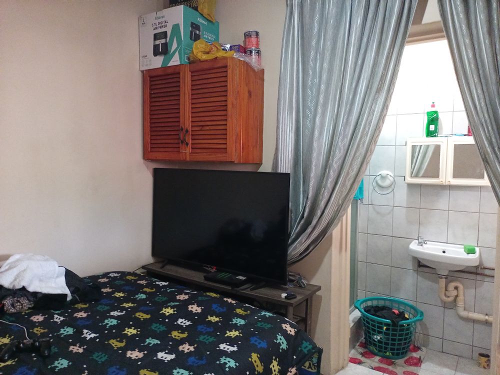 Seperate room with En suite