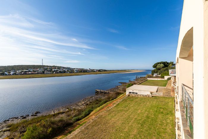 For Sale: House in Stilbaai Wes with river access, dual living units, and views.