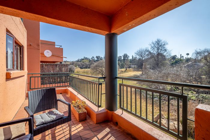 2-Bedroom Apartment in Randpark Ridge For Sale with Pool and Park Views.