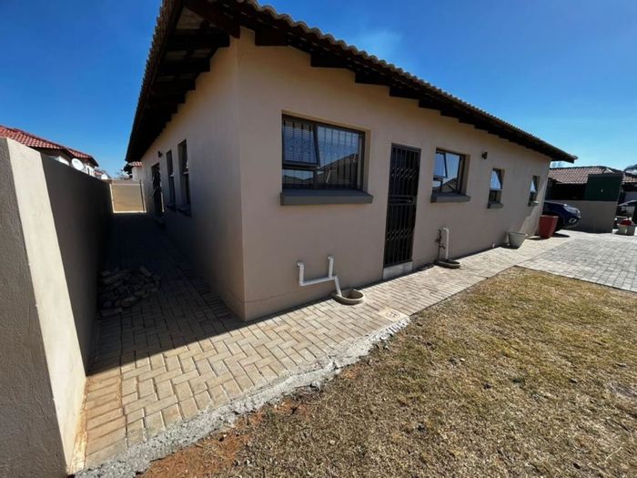 House For Sale in The Orchards: 3 beds, 2 baths, 24-hour security, community amenities.