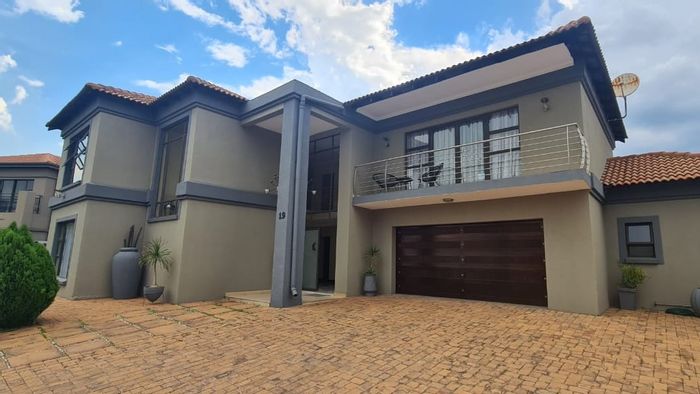 5-Bedroom House For Sale in Vanderbijlpark Central with pool and security features.