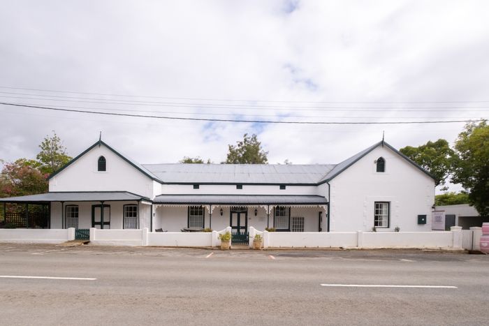 For Sale: House in McGregor Central with garden, multiple living areas, and business zoning.