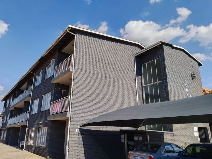 To Rent: Flat in Florida Lake, 2 Beds, Fibre Ready, Covered Parking, Close to Amenities.