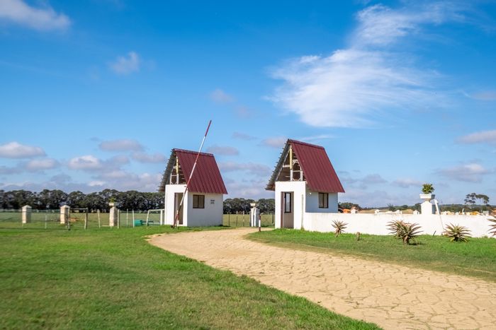 Income-generating farm in Bredasdorp Central with rental units and versatile venue. For Sale.