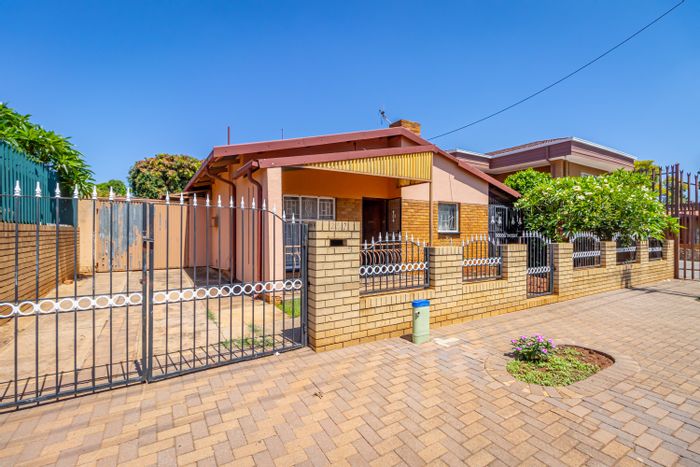 3-bedroom house in Laudium for sale with rental potential and spacious layout.