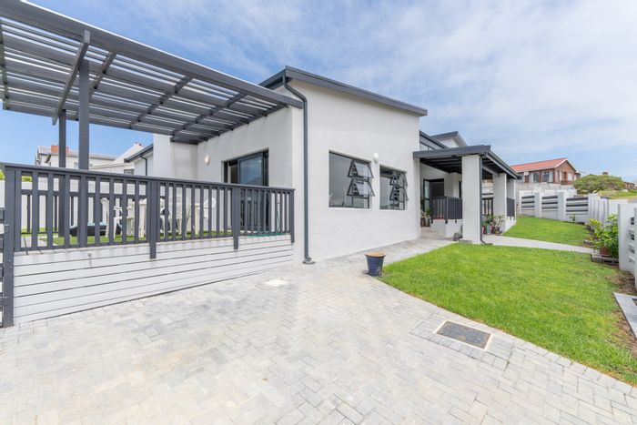 For Sale: House in Agulhas Central with flatlet, built-in braai, and rental potential.