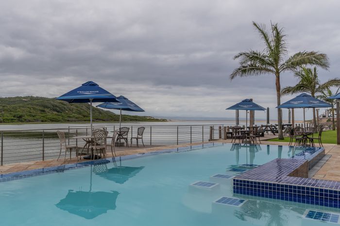 To Rent: Hartenbos Central Apartment with 3 bedrooms, sea views, and amenities included.