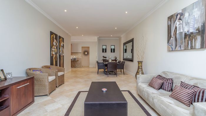 Dunkeld West Apartment For Sale: 2 Bedrooms, pool, parking, near Rosebank CBD.