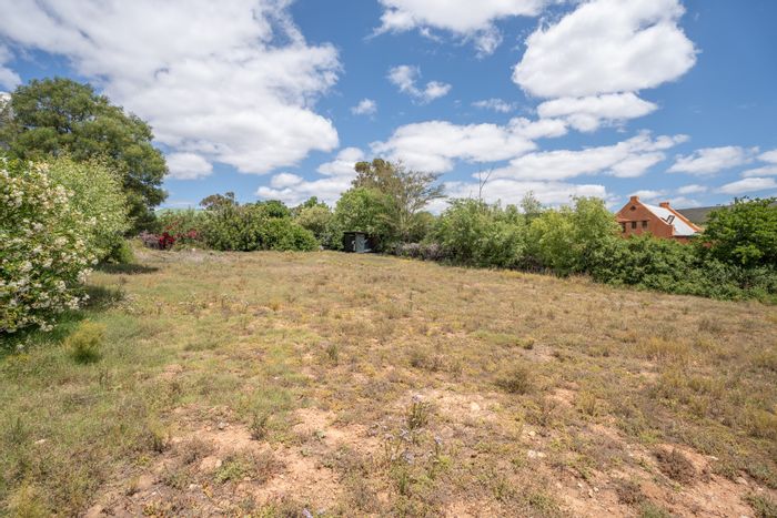 Vacant Land Residential For Sale in McGregor Central: Level plot with views, fully fenced.