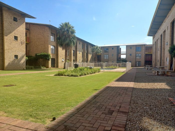 2-Bedroom Apartment in Kannoniers Park For Sale, secure complex, close to amenities.