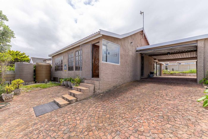 Kleinkrantz House For Sale: 4 beds, flatlet, carport, backup power, water tanks.