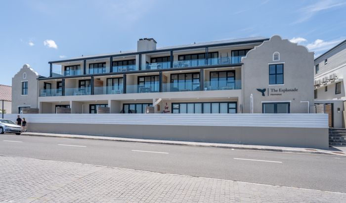 For Sale: Apartment in Hermanus Central with sea views, security, and parking.