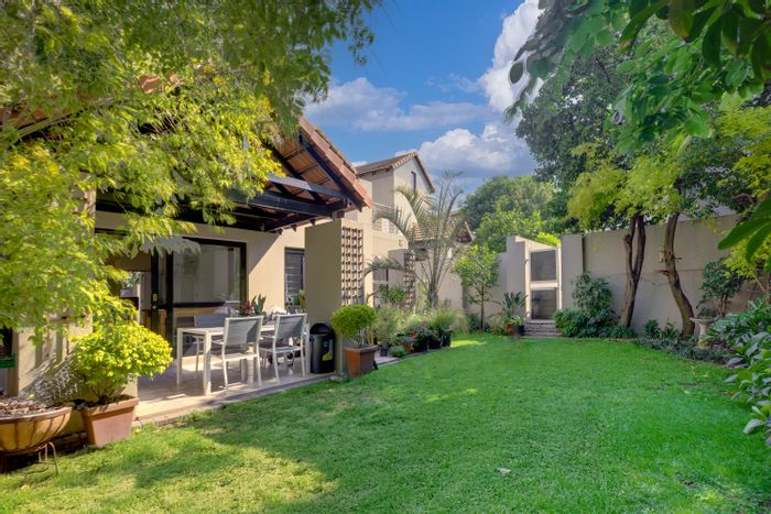 Lonehill Townhouse For Sale: 2 beds, garden, clubhouse, pool, 24-hour security.