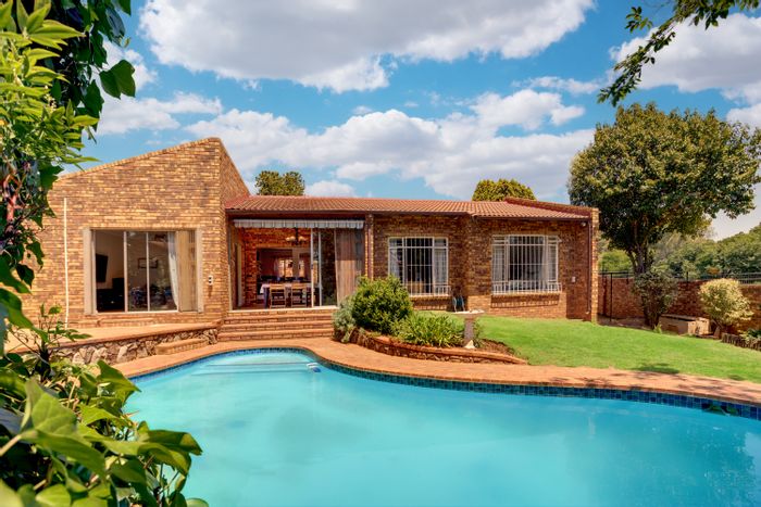 4-Bedroom House for Sale in Paulshof with pool, inverter, and fibre ready.