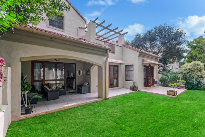 Lonehill Cluster For Sale: 3 beds, garden, rooftop terrace, estate amenities.