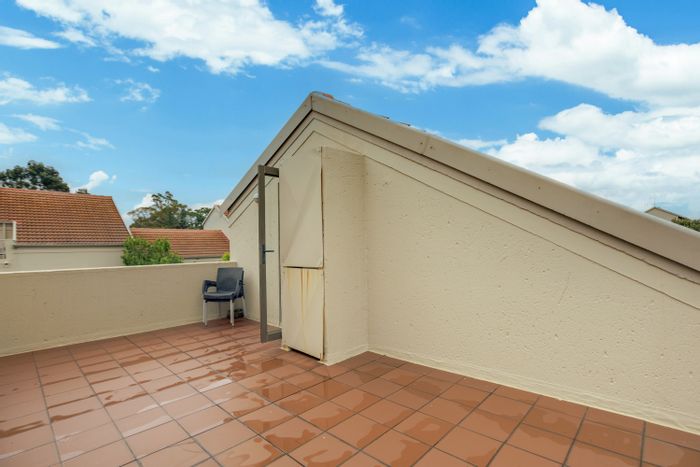 1 Bed Loft Apartment with Balcony, Terrace, Pool – Paulshof For Sale