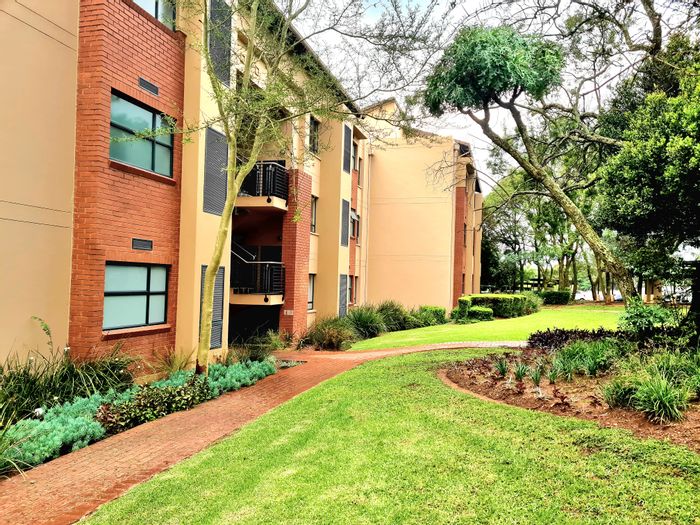 To Rent: 1-Bedroom Apartment in Jackal Creek Golf Estate with Golf Course Access.