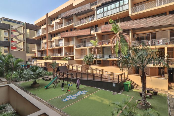 For Sale: Apartment in Umhlanga Ridge with pool, balcony, and ample parking.