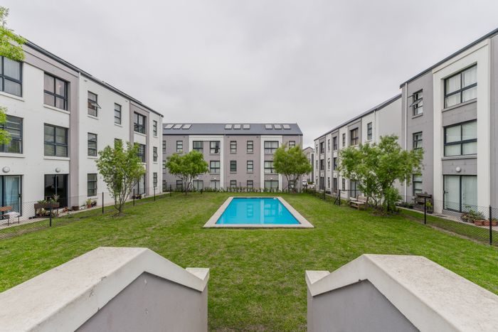 For Sale: Apartment in Aan De Wijnlanden with garden, pool, and security features.