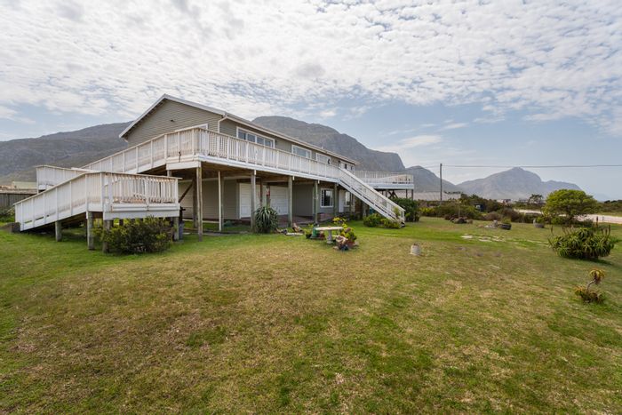 Bettys Bay Central House For Sale: Lake views, wheelchair-friendly, spacious flat, double garage.