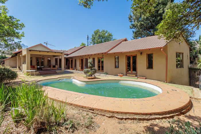 Rosebank House For Sale: Ideal for Airbnb, events, and business opportunities.