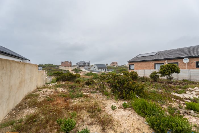 Vacant Land Residential For Sale in Struisbaai Central - 720 sqm, ocean views, prime location.