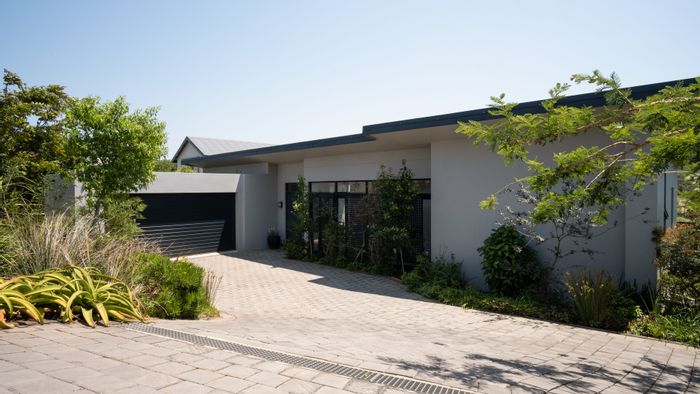 For Sale: House in Simbithi Eco Estate with golf views, pool, and outdoor living.