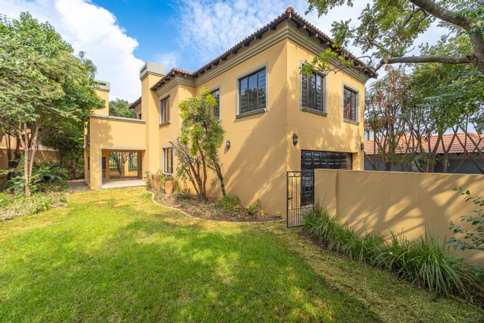 Fourways House For Sale: 4 beds, secure community, private garden, double garage.