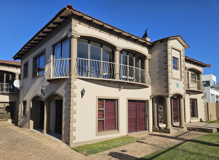 For Sale: 3-Bedroom Townhouse in Jeffreys Bay Central with Ocean Views and Garage.