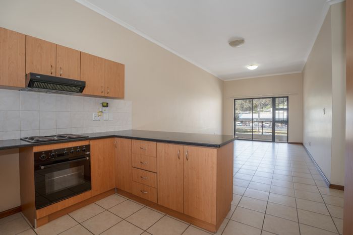 For Sale: 2-bedroom apartment in Admirals Park with secure parking and balcony.