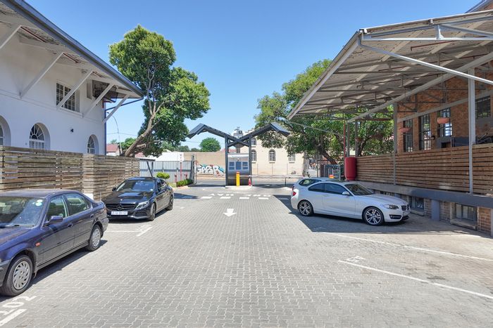 For Sale: Spacious 2-bed townhouse in Braamfontein Werf with outdoor courtyard.