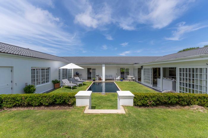 Lower Robberg House For Sale: Pool, guest wing, study, garages, garden space.