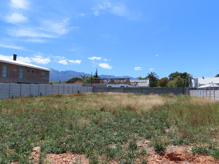 Vacant Land Residential For Sale in Robertson Central, near schools and amenities.