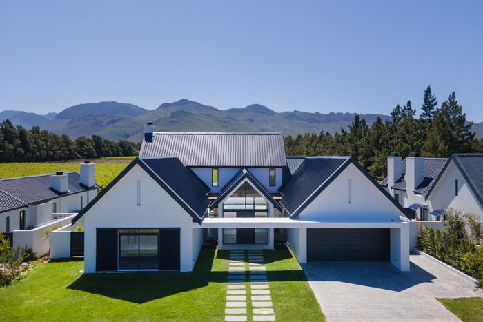 Val De Vie Estate House For Sale: Pool, golf course views, and spacious layout.