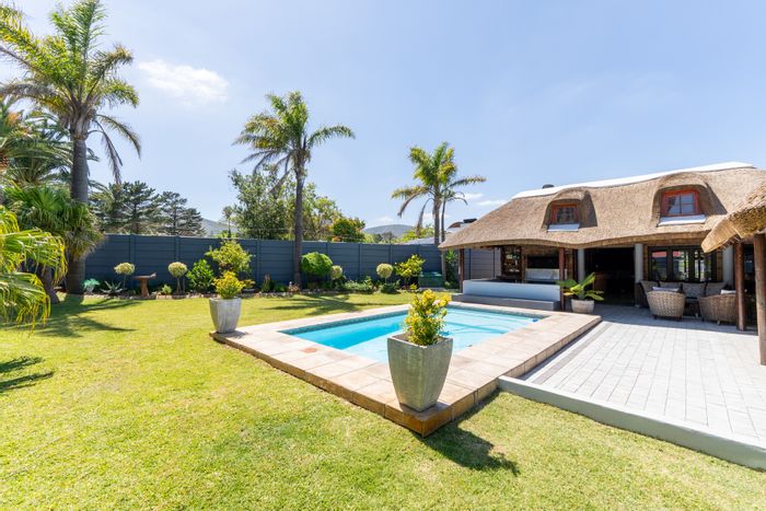 Welgelegen House For Sale: Four bedrooms, landscaped garden, pool, and entertainment area.