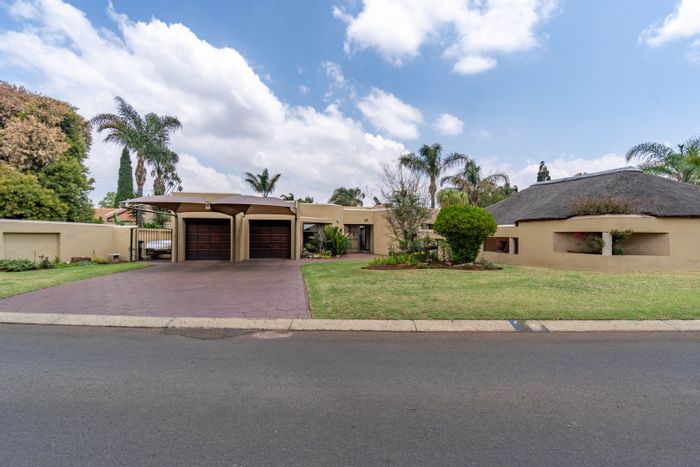 For Sale: House in Sunward Park with pool, lapa, and spacious living areas.