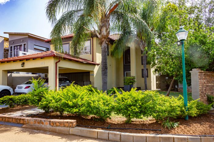4-Bedroom House For Sale in Ninapark with Pool, Garden, and Secure Parking.