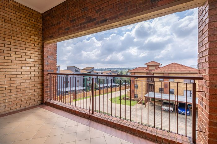 For Sale: 2-Bedroom Apartment in Honeydew Grove with Pool, Security, and Balcony.