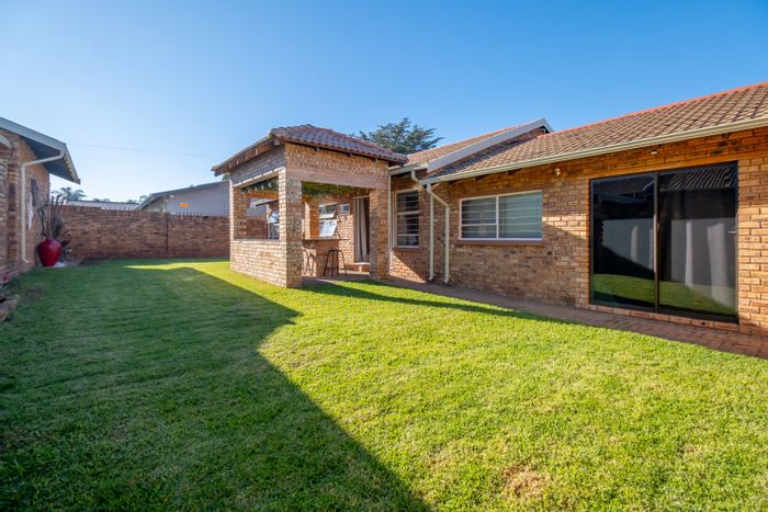 For Sale: 3-Bedroom Townhouse in Krugersdorp North with garden and double garages.