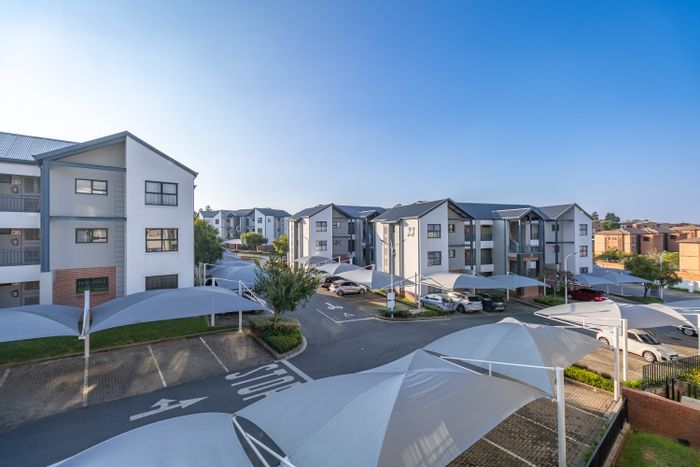 1-Bedroom Apartment For Sale in Randpark Ridge with pool, gym, and clubhouse.