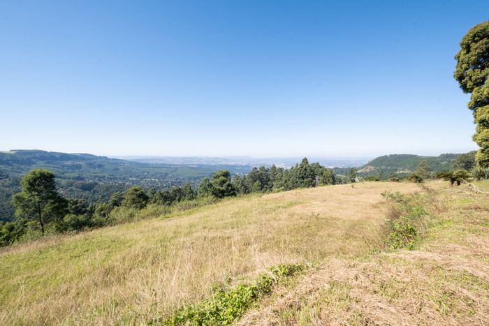 For Sale: Vacant Land Residential in Worlds View with approved plans and borehole.