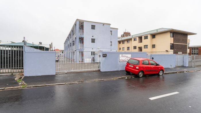 For Sale: 2-Bedroom Apartment in Maitland with parking, security, and convenient location.