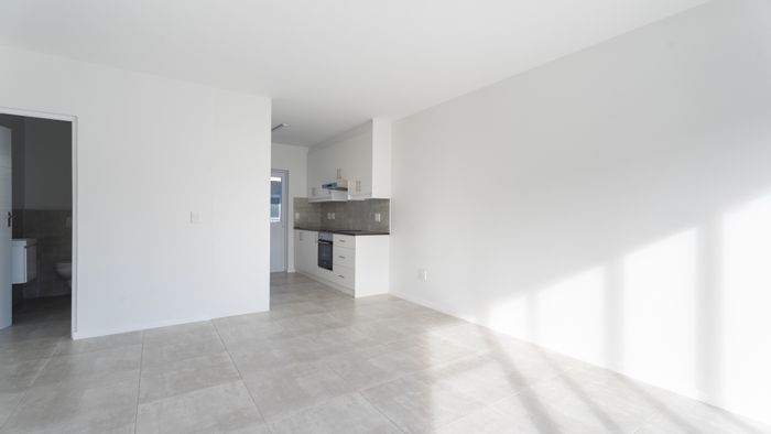 2-Bedroom Apartment To Rent in Honeydew Country Estate with Pool and Putt-Putt.