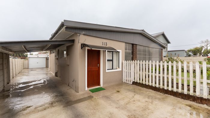 For Sale: Peerless Park House with 4 bedrooms, 2 apartments, and ample parking.