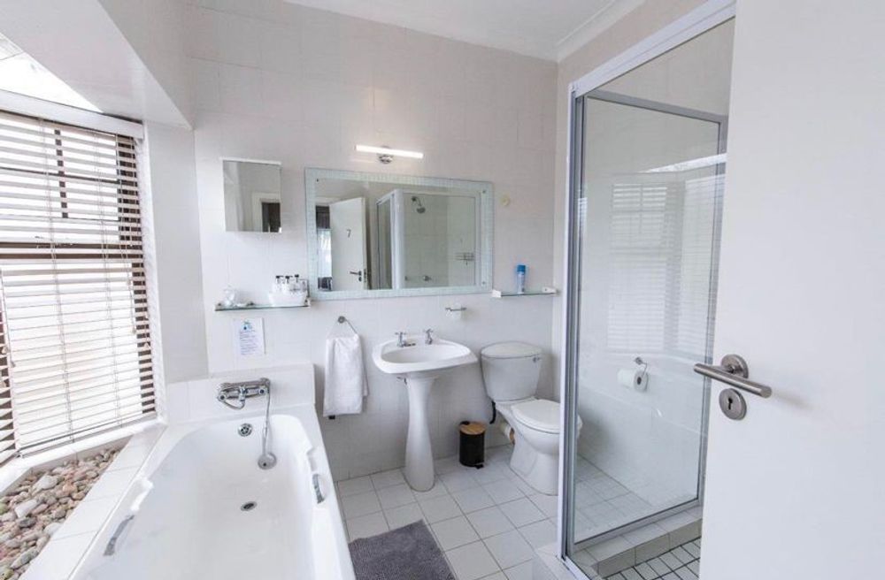 Guest room 6 en-suite