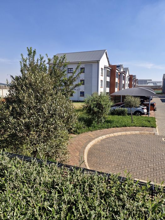 2 Bedroom Apartment To Rent in Witfontein with balcony and secure parking.