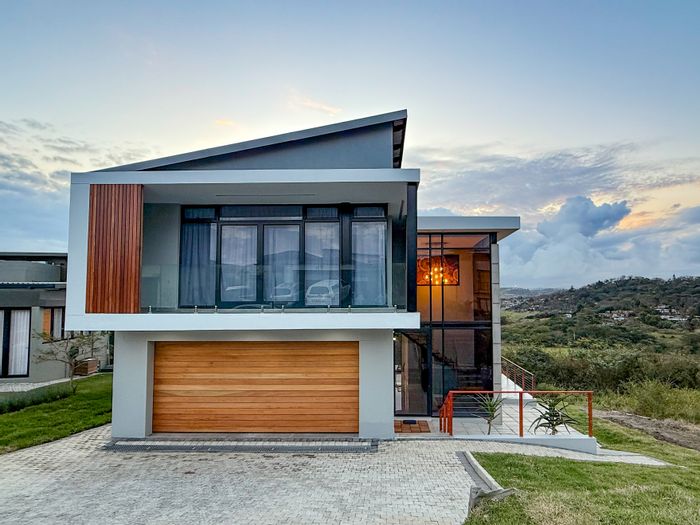 For Sale: House in Palm Lakes Estate with 4 bedrooms, pools, and walking trails.