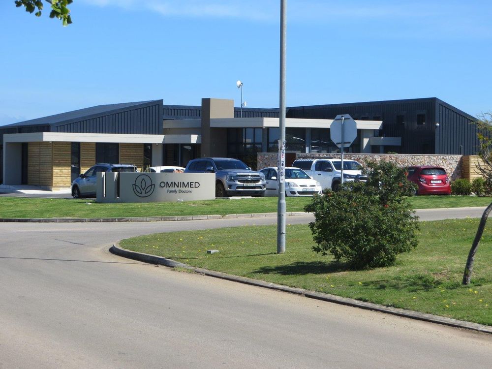 Med. Rooms opposite Policlinic