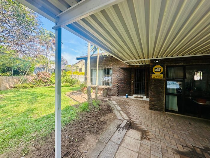 House for Sale in Meer En See: 3 Bedrooms, patio, loft, close to amenities.