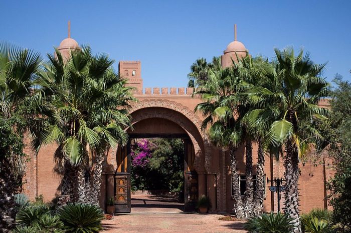 Elandsfontein AH House For Sale: Boutique hotel, conference facilities, wildlife sanctuary, 19 plots.